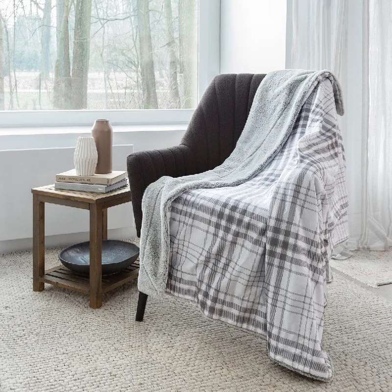 Silk blankets with a smooth and elegant touchSilk blankets with a smooth and elegant touchPremium Reversible Throw Blanket 60in x 48in (Grey Plaid) Silk blankets with a smooth and elegant touchSilk blankets with a smooth and elegant touchPremium Reversible Throw Blanket 60in x 48in (Grey Plaid)
