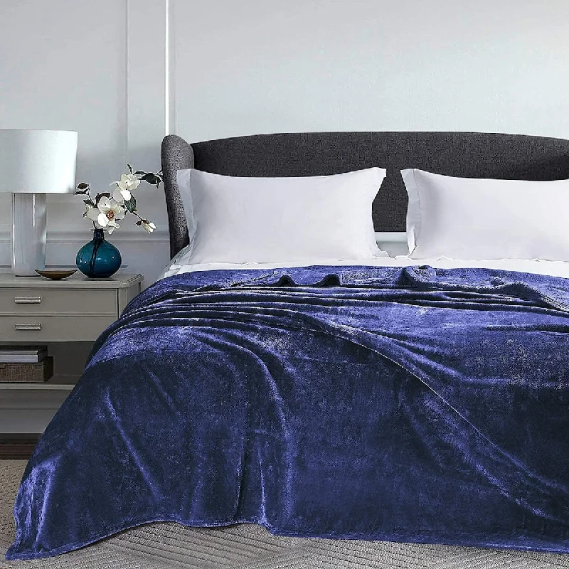Silk blankets with a smooth and elegant touchSilk blankets with a smooth and elegant touchFleece Blankets for Fall and Winter