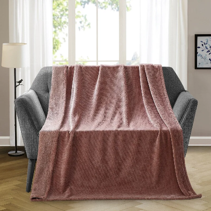 Silk blankets with a smooth and elegant touchSilk blankets with a smooth and elegant touchThesis Home Oversized Micro Textured Throw