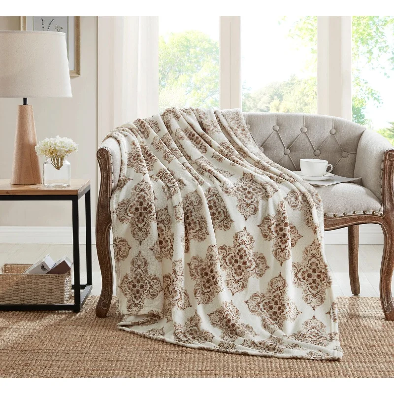 Alpaca wool blankets for a hypoallergenic and warm optionAlpaca wool blankets for a hypoallergenic and warm optionAsher Home Sabrina Diamond 50 x 60 inches Velvet Plush Throw Blanket
