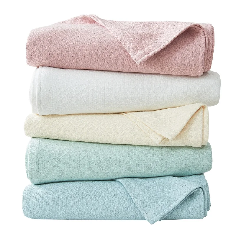 Cotton blankets for breathability and a lightweight feelCotton blankets for breathability and a lightweight feelEveryday Blanket Collect Egyptian Cotton Blanket