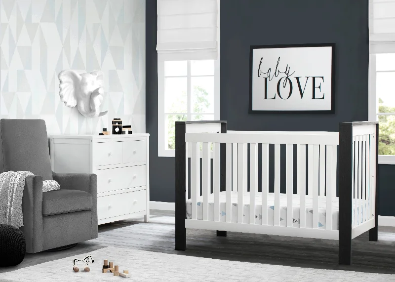 Queen - size mattresses for couples and standard bedroomsMiles 4-in-1 Convertible Crib Queen - size mattresses for couples and standard bedroomsMiles 4-in-1 Convertible Crib