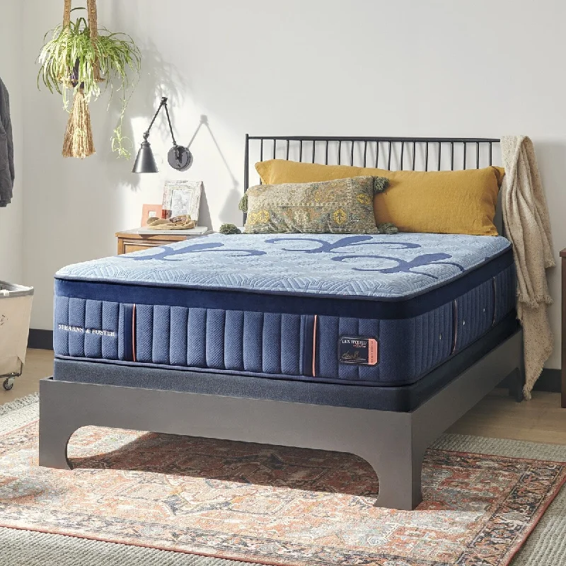 Queen - size mattresses for couples and standard bedroomsStearns & Foster Lux Hybrid Firm Mattress Queen - size mattresses for couples and standard bedroomsStearns & Foster Lux Hybrid Firm Mattress